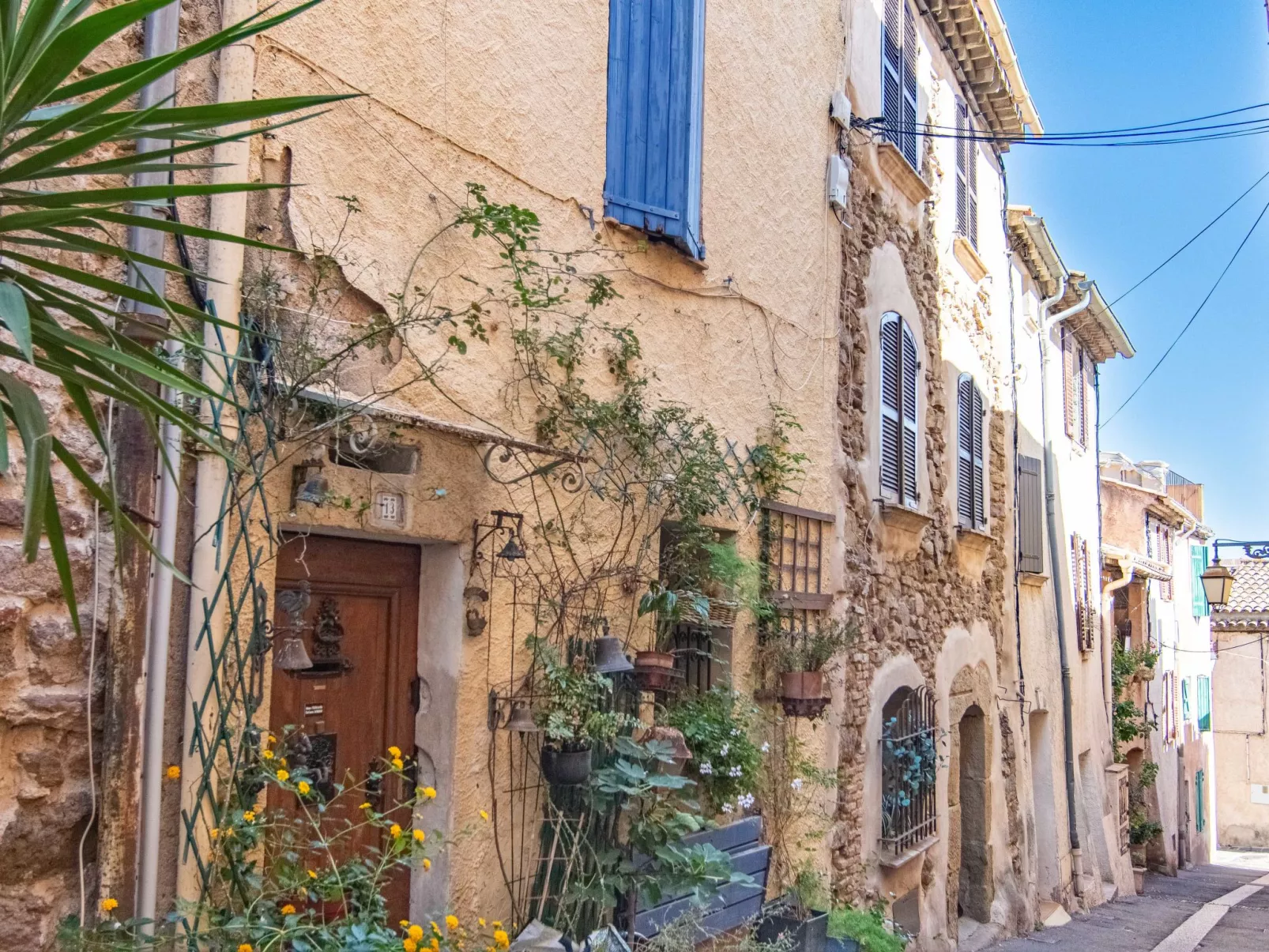 La Roq-Outside