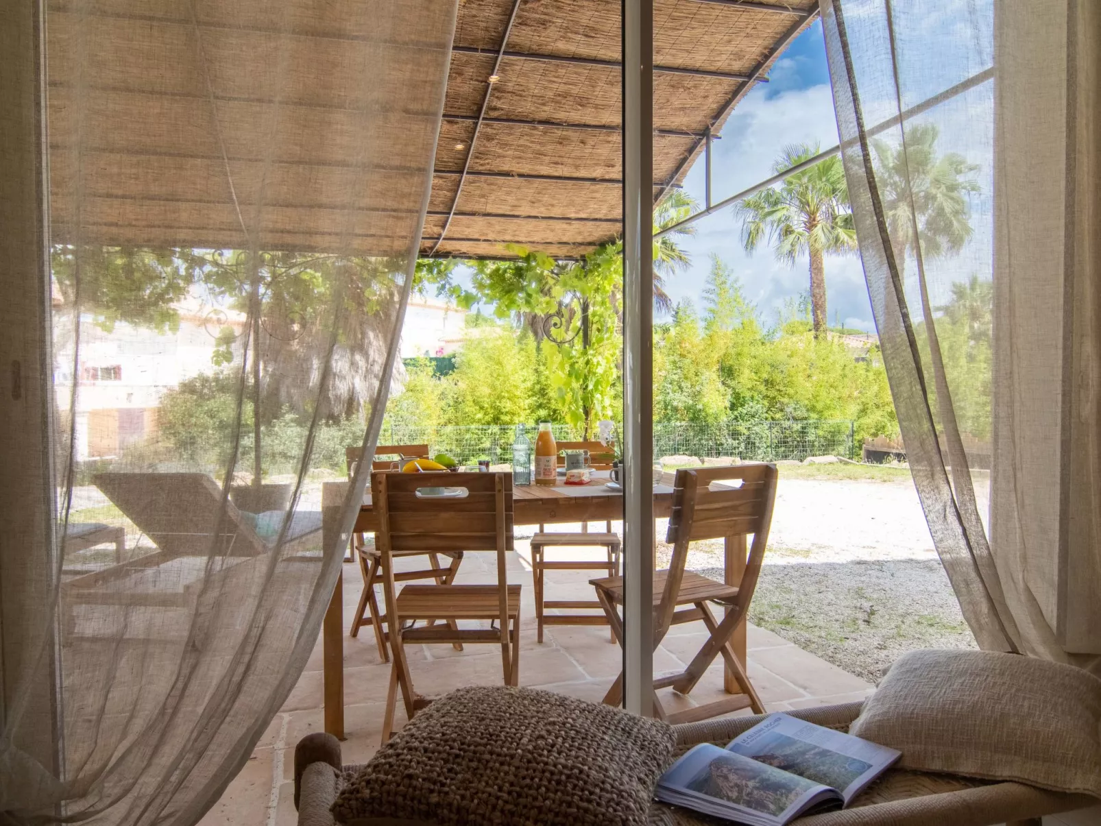 Le Vallon des Chenes-Outside