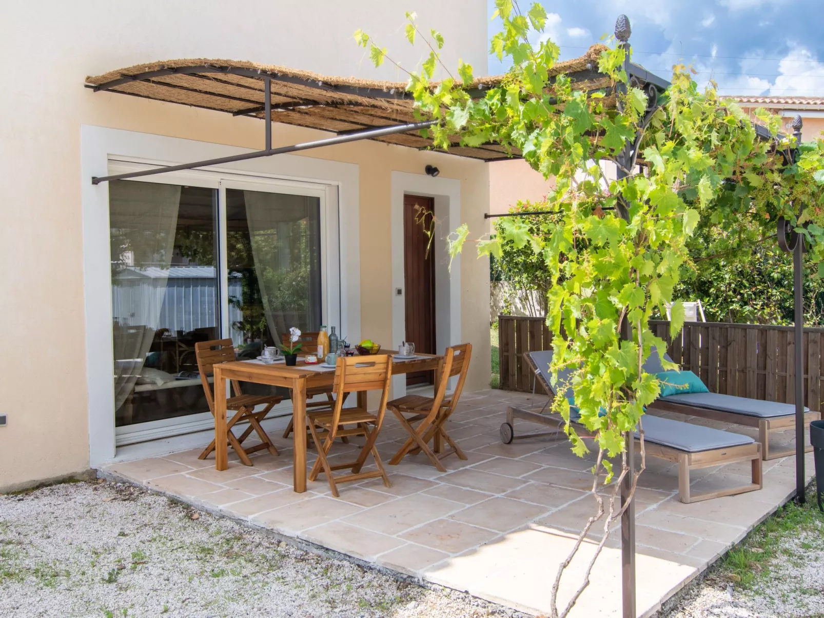 Le Vallon des Chenes-Outside