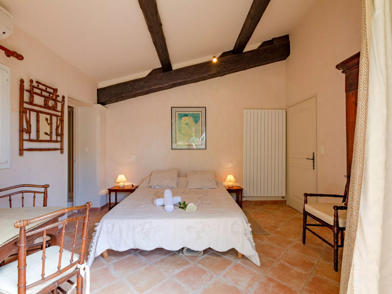 Les Petits Louvans-Inside