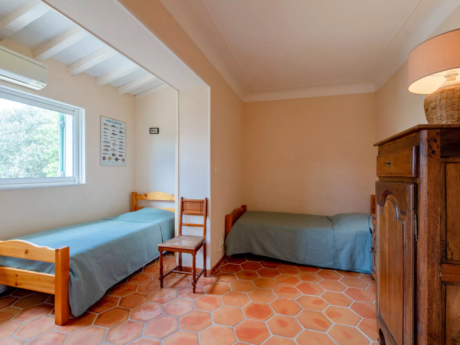 Les Petits Louvans-Inside