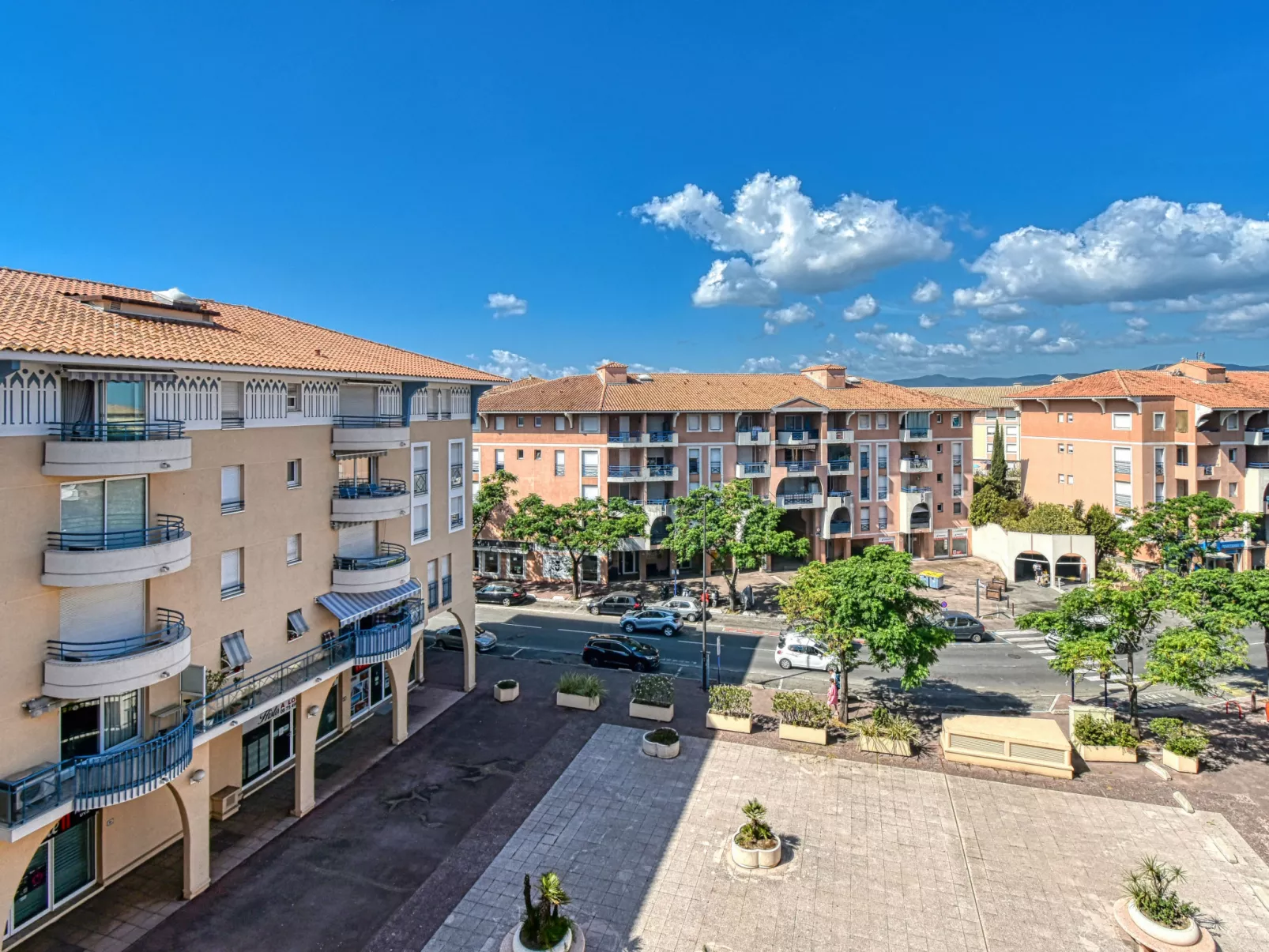 Le Paladien-Outside