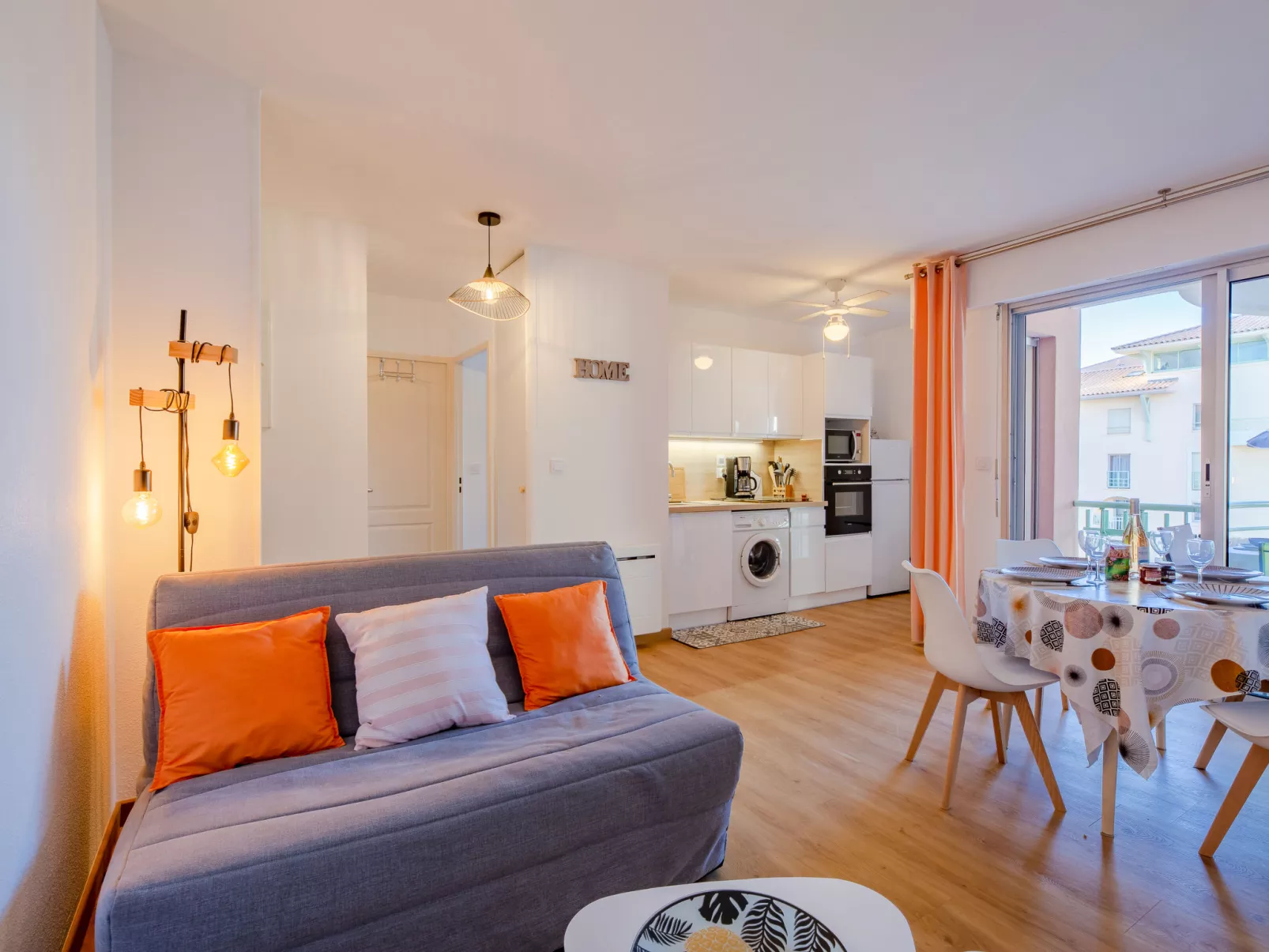 Quartier Latin-Inside
