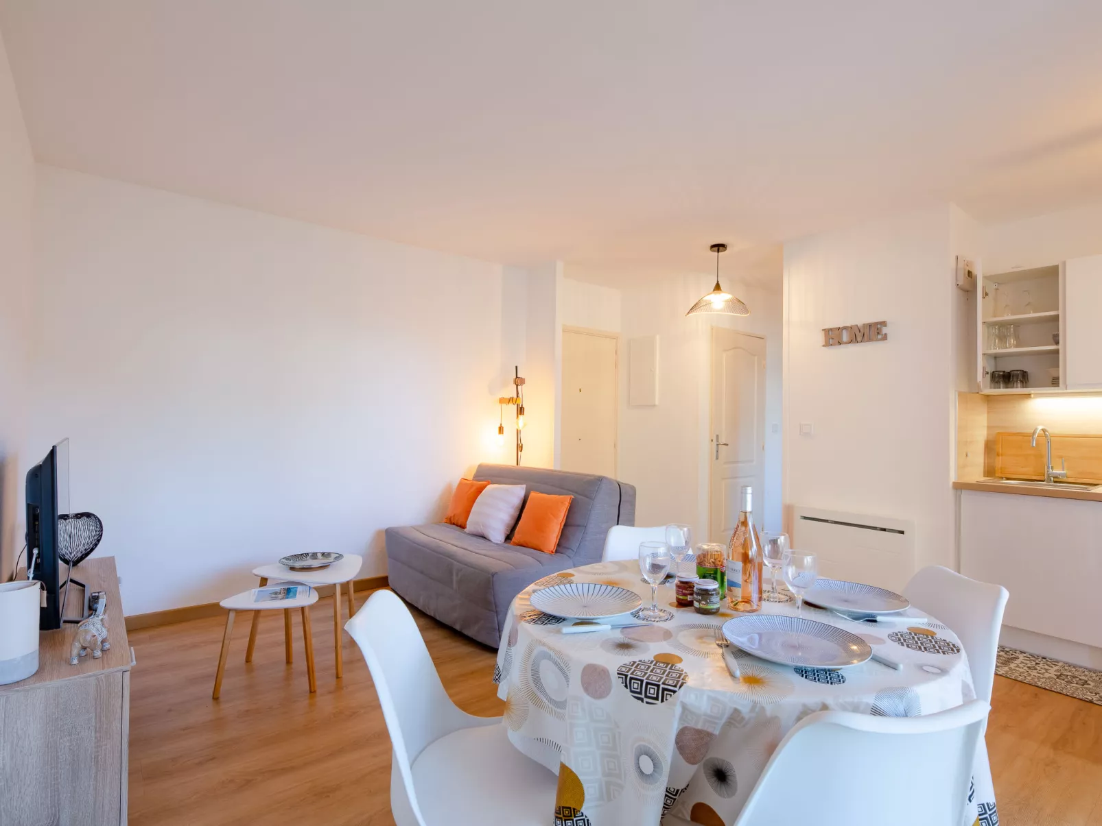 Quartier Latin-Inside