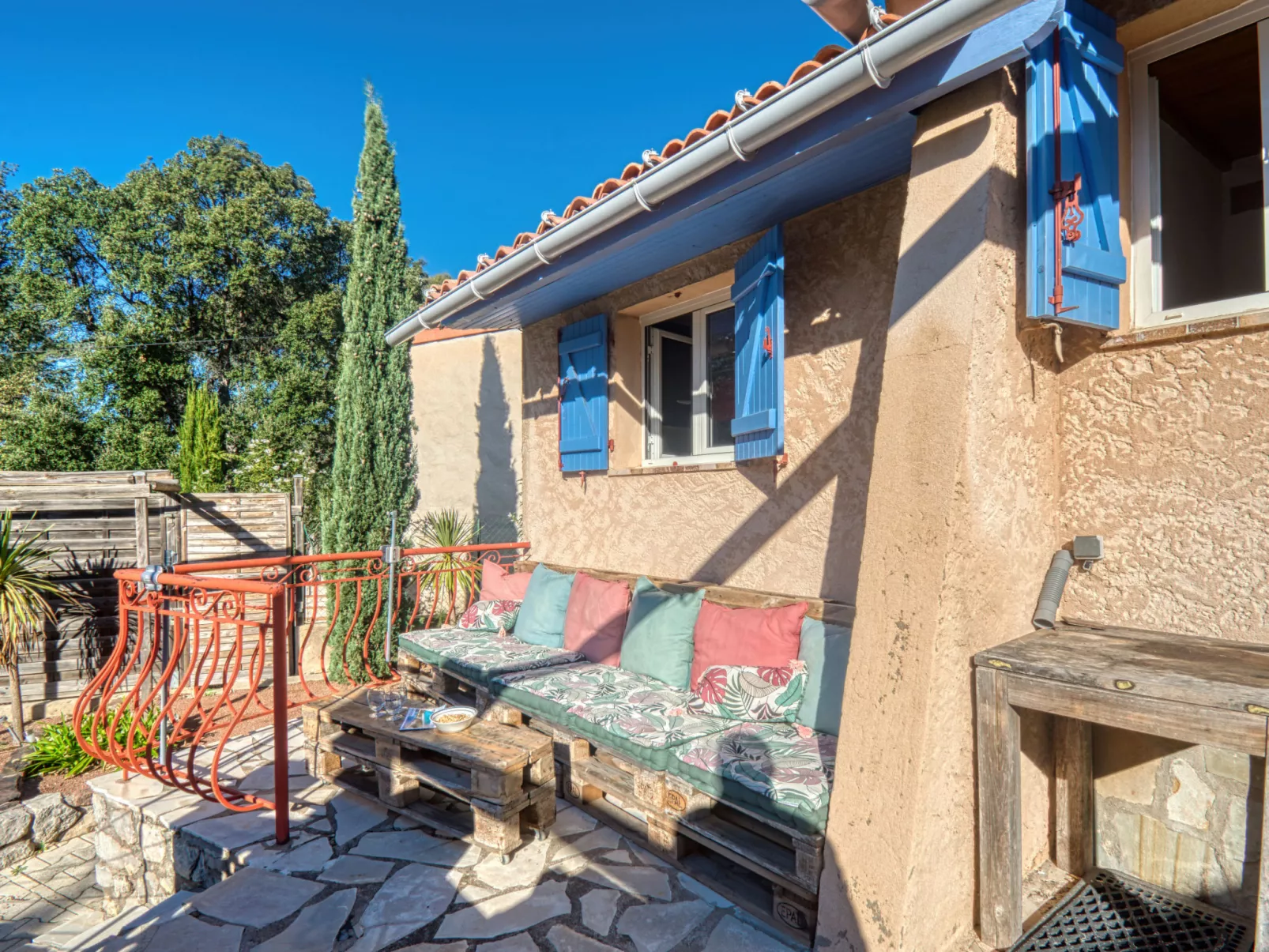 Maison Tour de Mare-Outside
