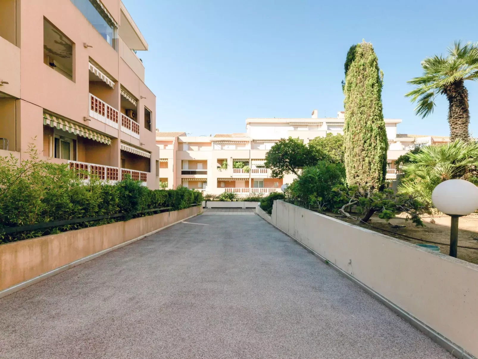 Régina-Outside