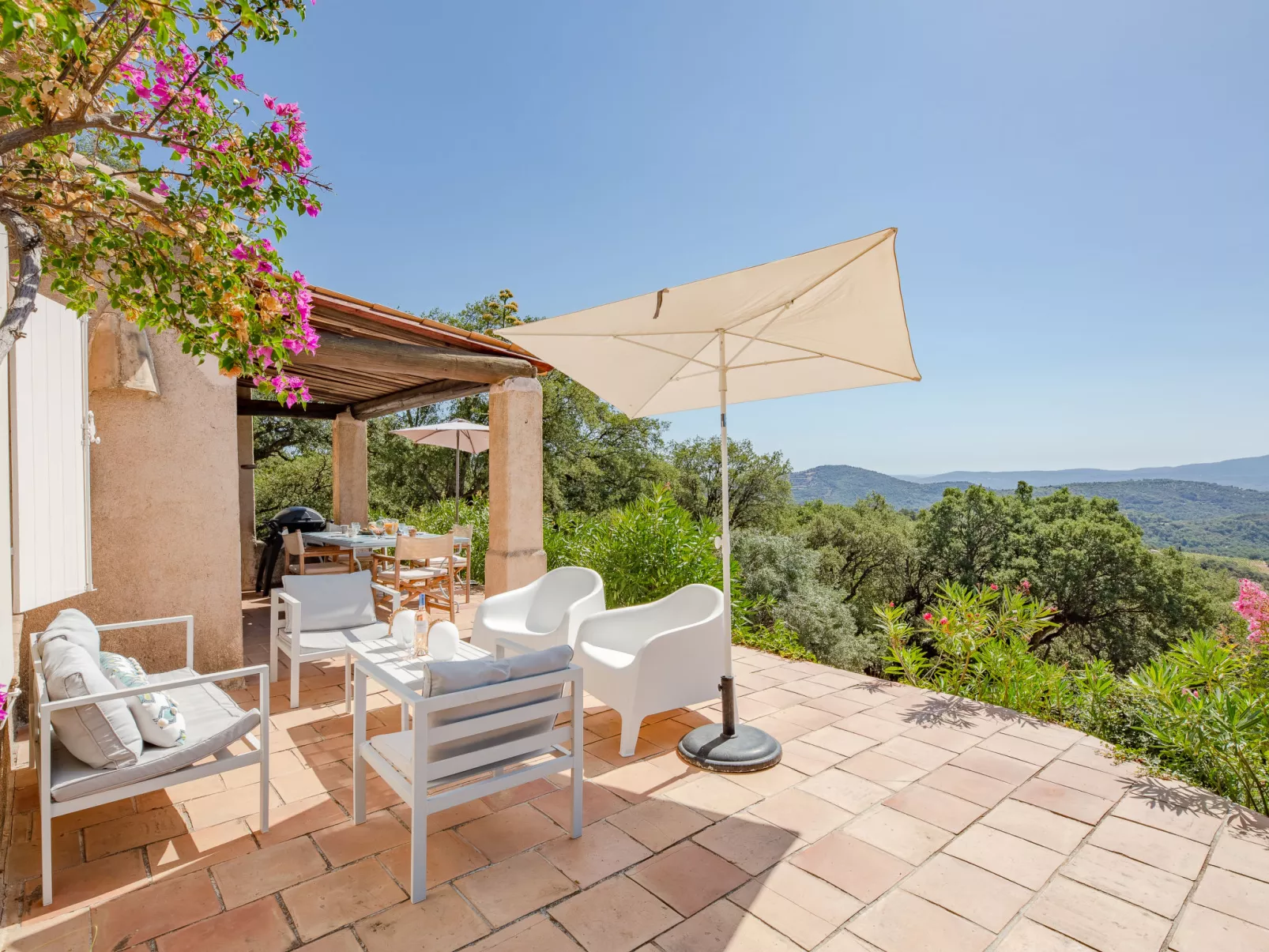 Le Clos d´Estelle-Outside