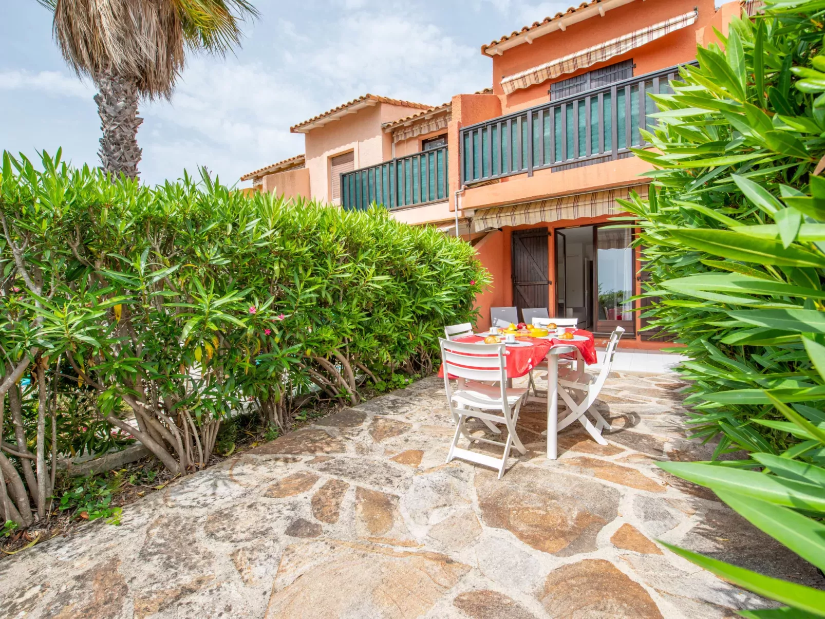 Le Hameau du Soleil-Dehors