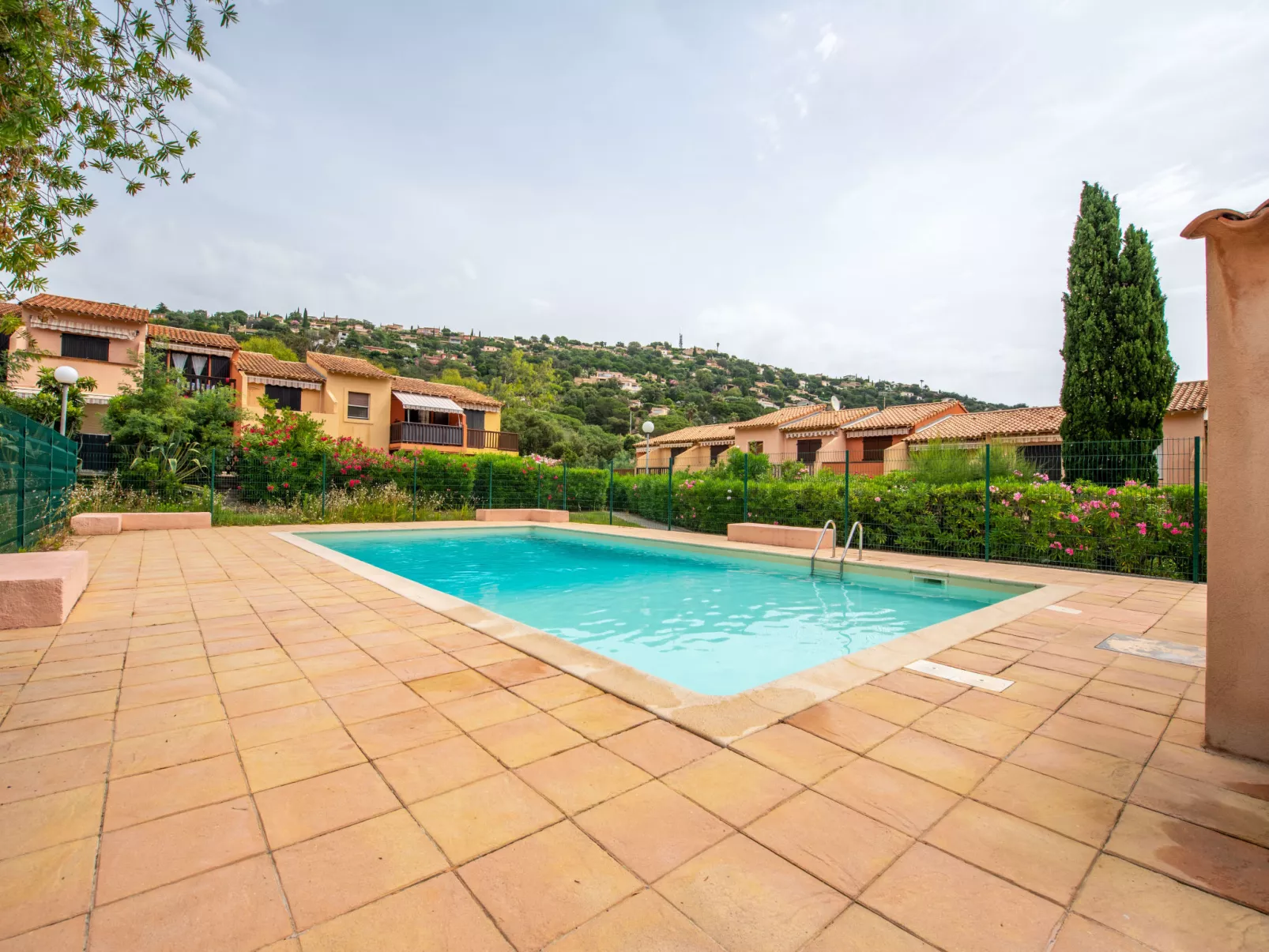 Le Hameau du Soleil-Dehors