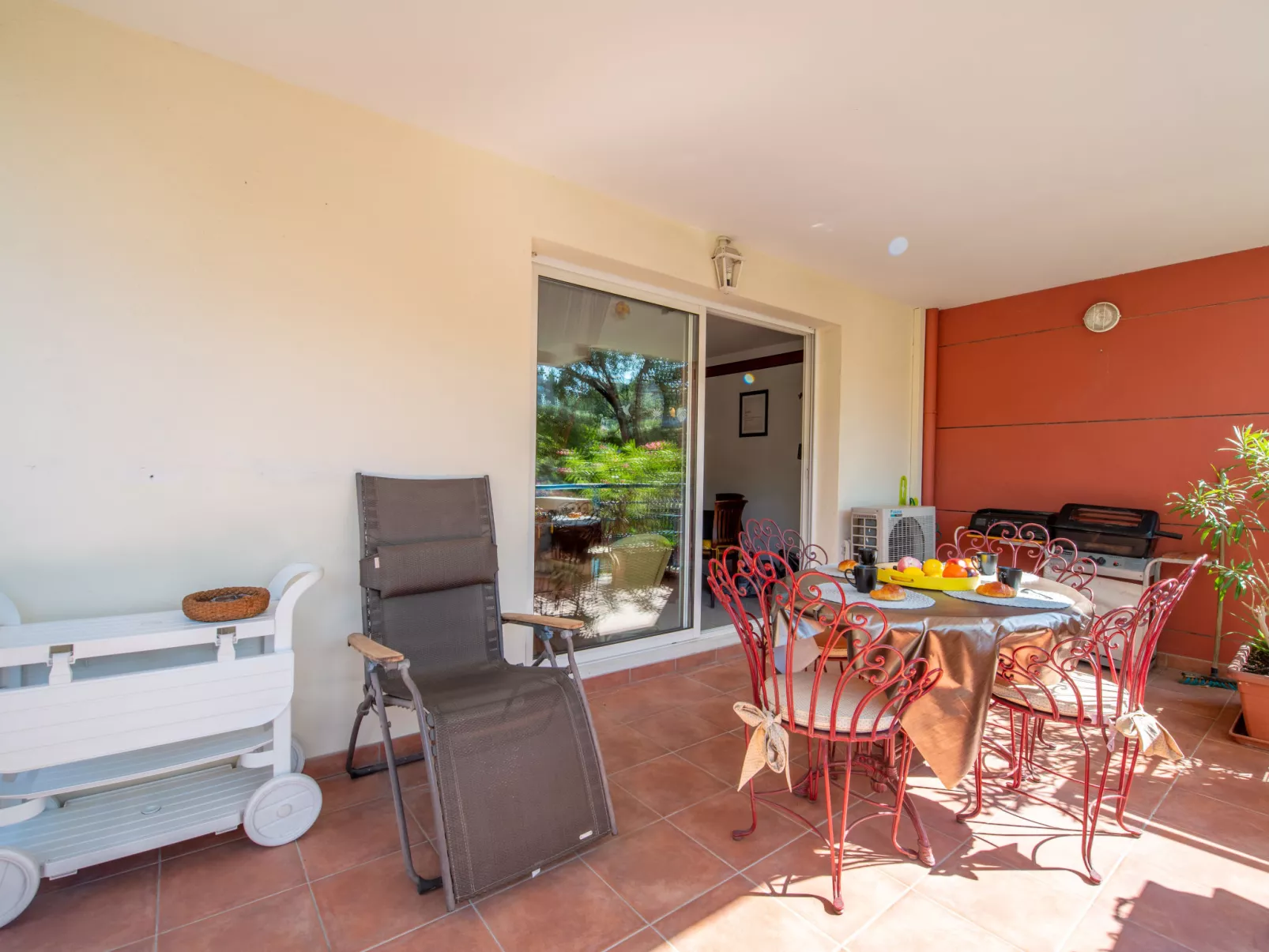 Le Cap Sud-Inside