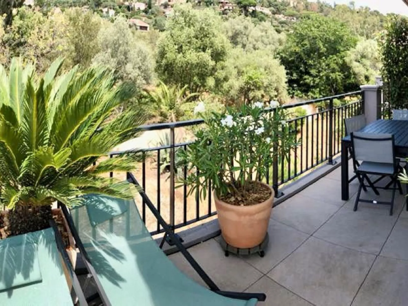 Le Clos Jardin-Outside