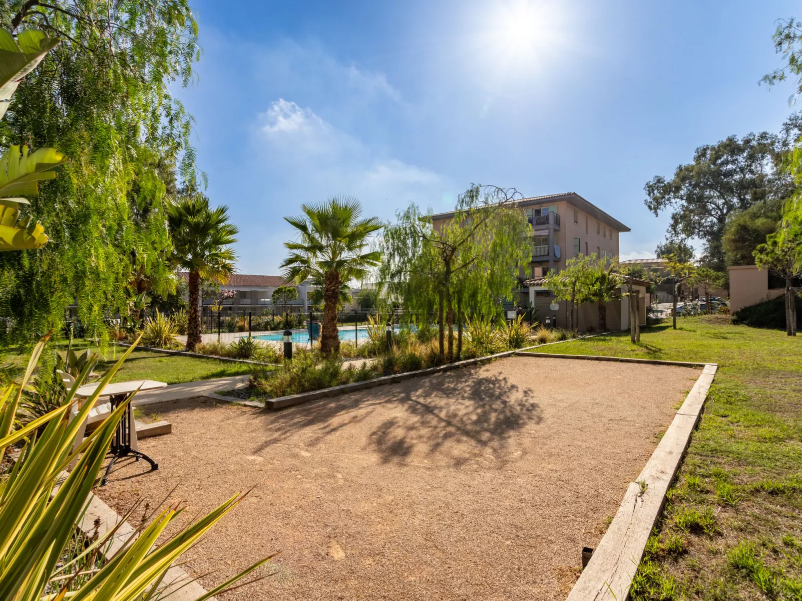 Le Clos Jardin-Outside
