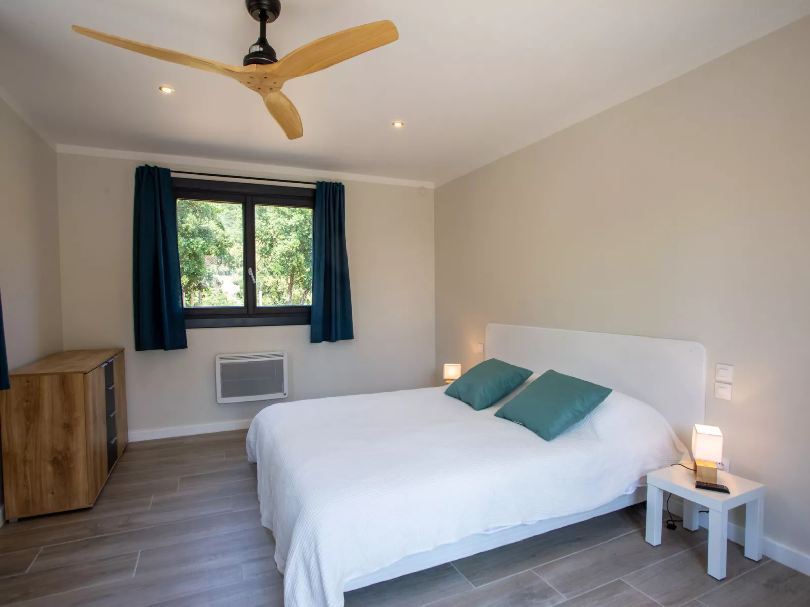 Maison Flocy-Inside