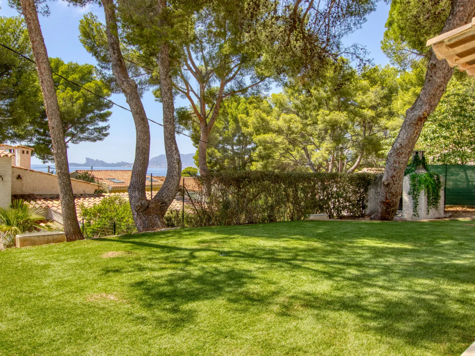 Le grand Pin-Outside