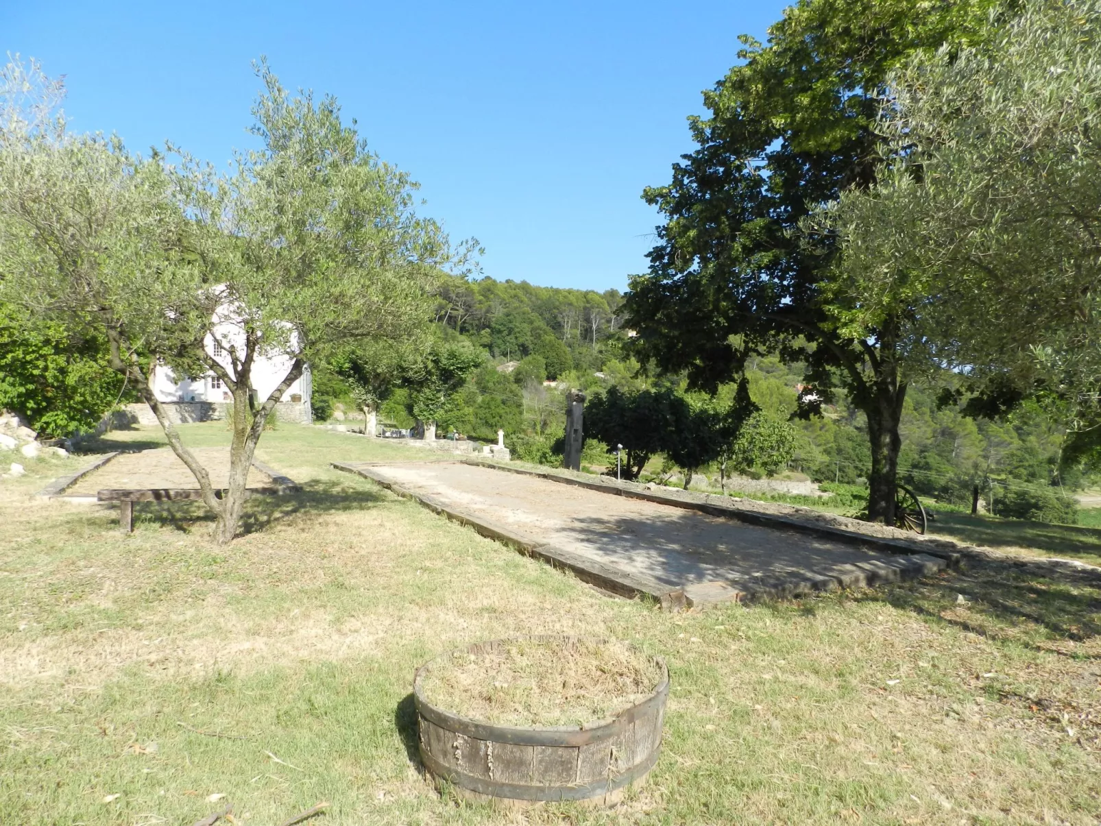 Les Grenaches-Outside