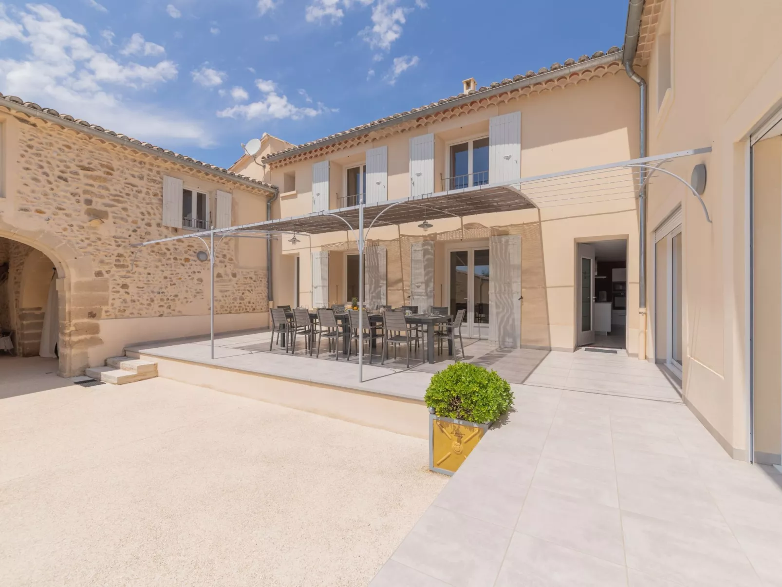 La Machotte-Outside