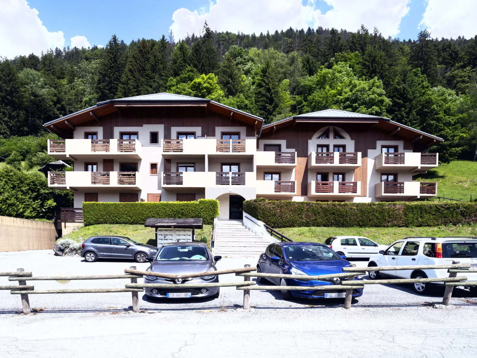 Les chalets du soleil-Outside