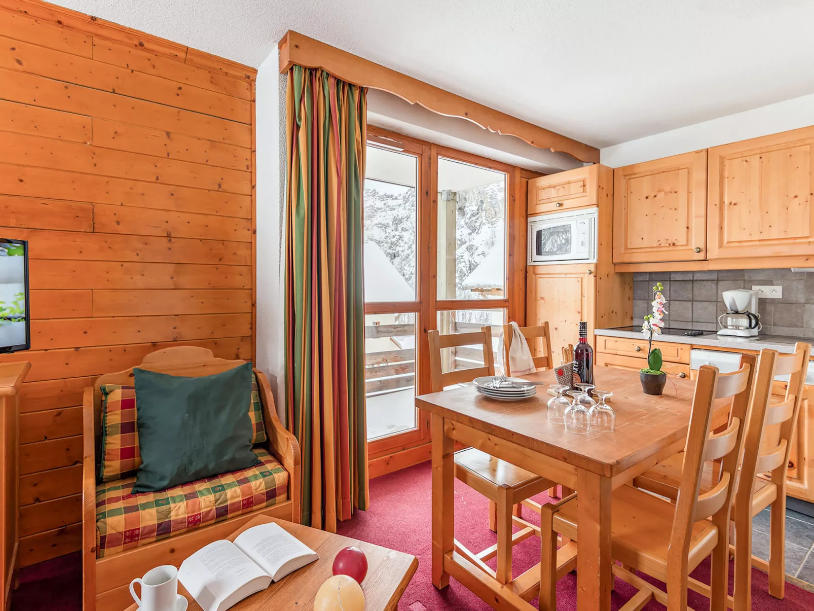 Les Chalets du Galibier-Drinnen