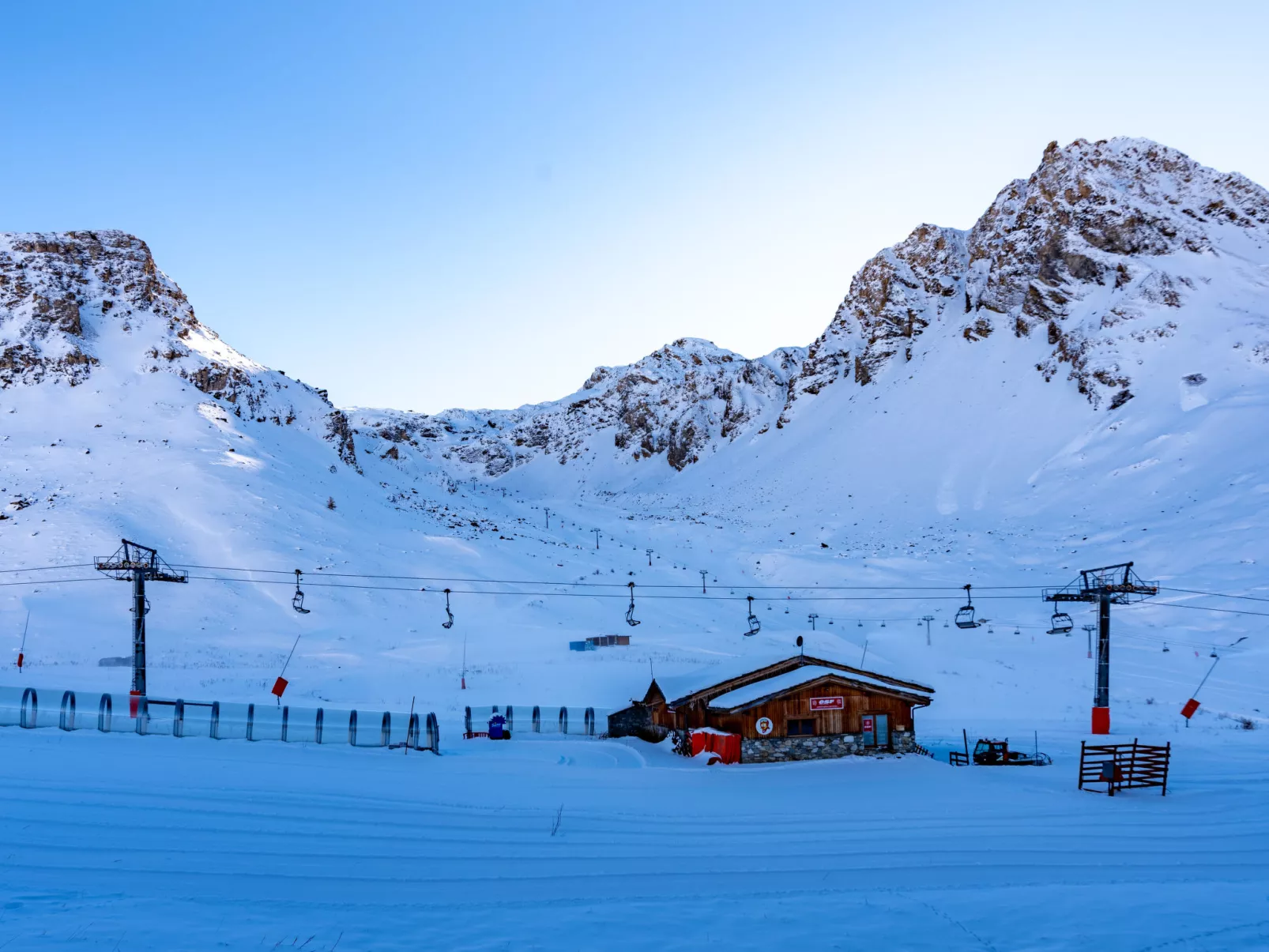 Les Tommeuses (Val Claret)-Outside