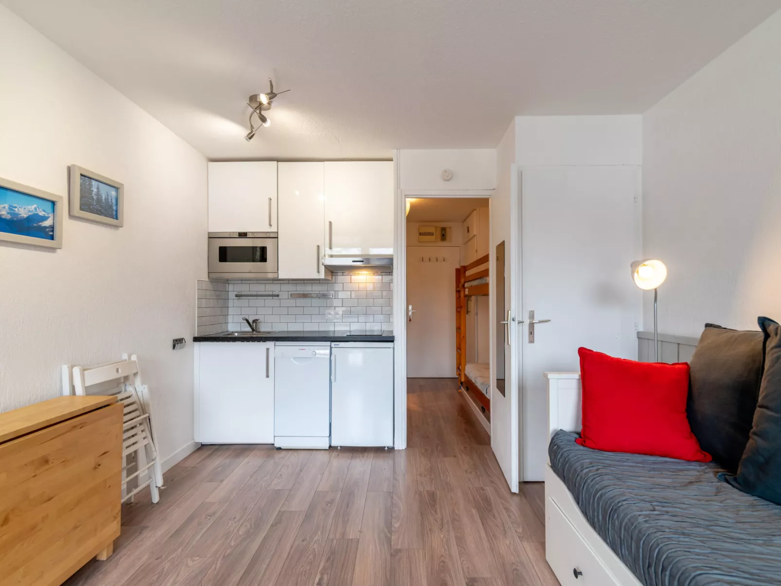 Home Club (Lavachet)-Drinnen