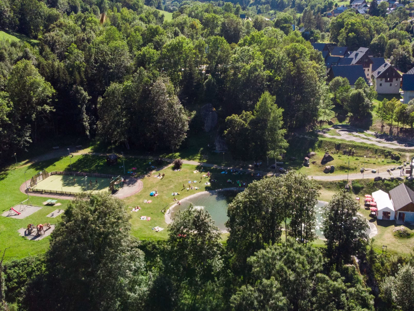Les Hameaux de la Perrière-Outside
