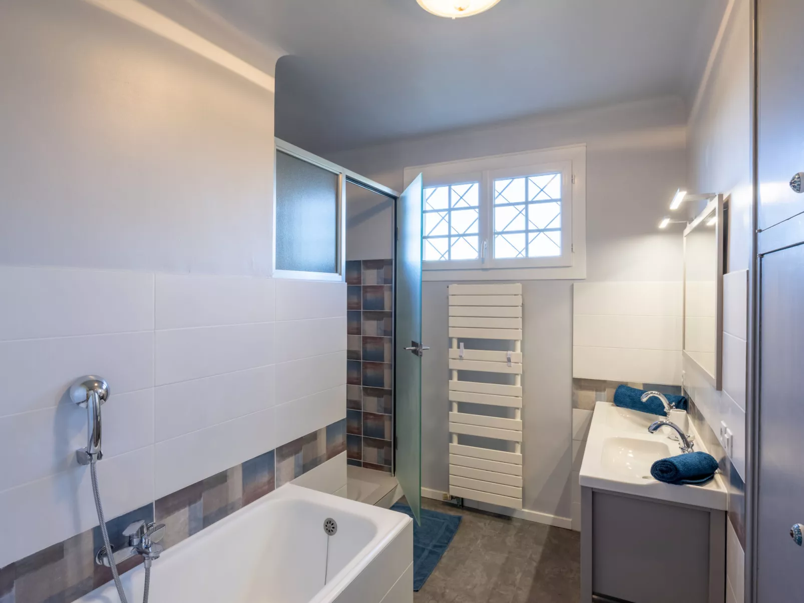Le Clos Saint Emilie (Tennis & piscine)-Dedans