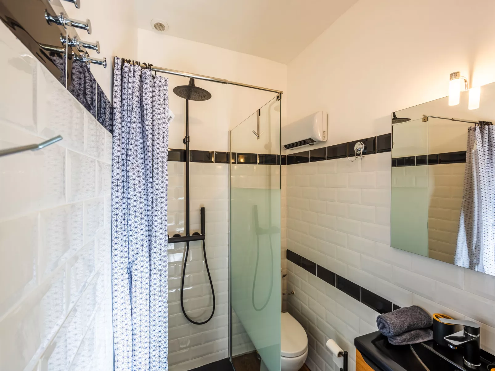 Le Clos Saint Emilie (Tennis & piscine)-Dedans