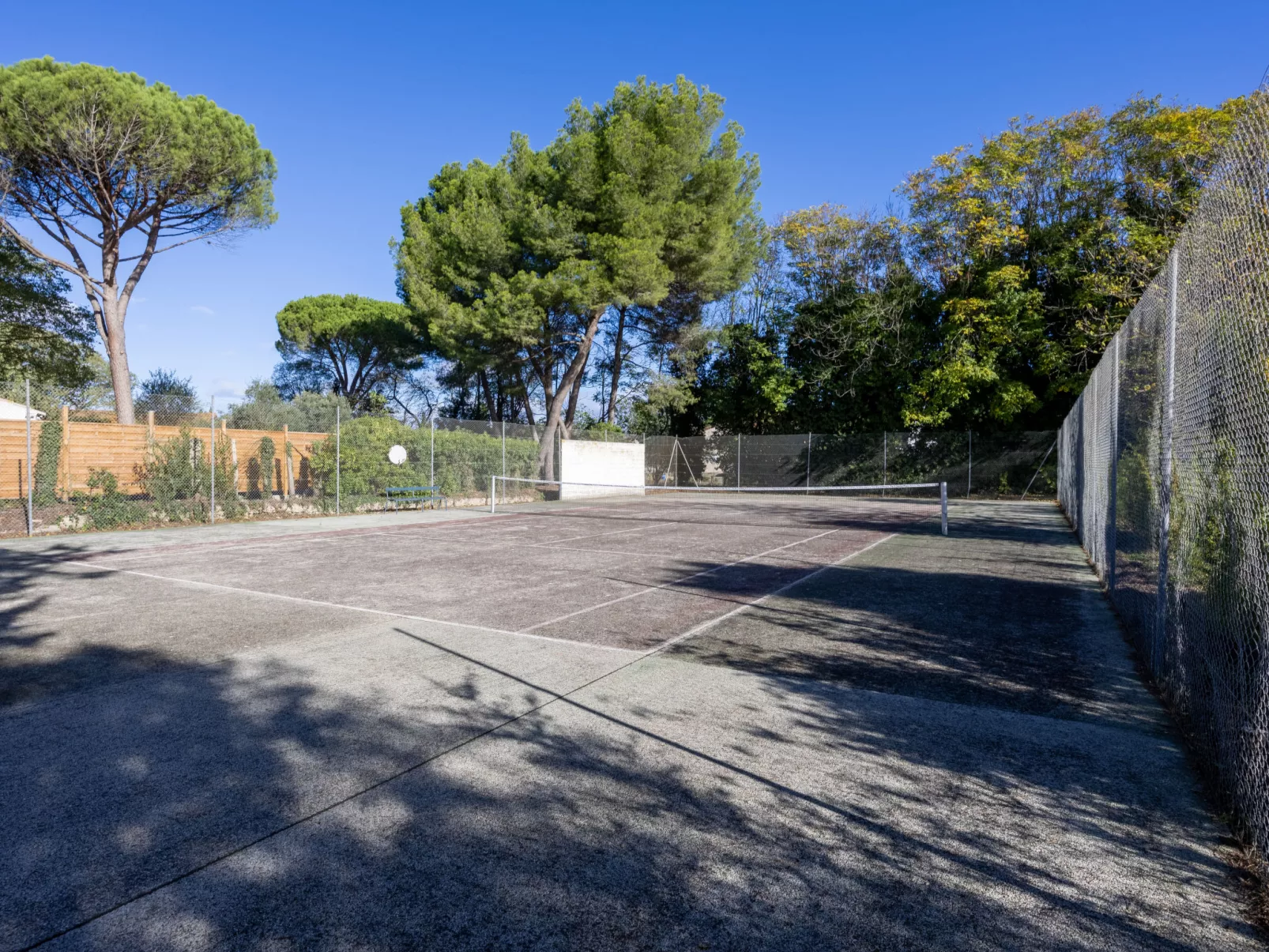 Le Clos Saint Emilie (Tennis & piscine)-Dehors