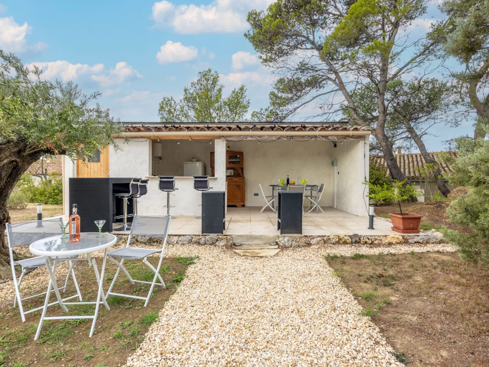 La Pinède-Outside