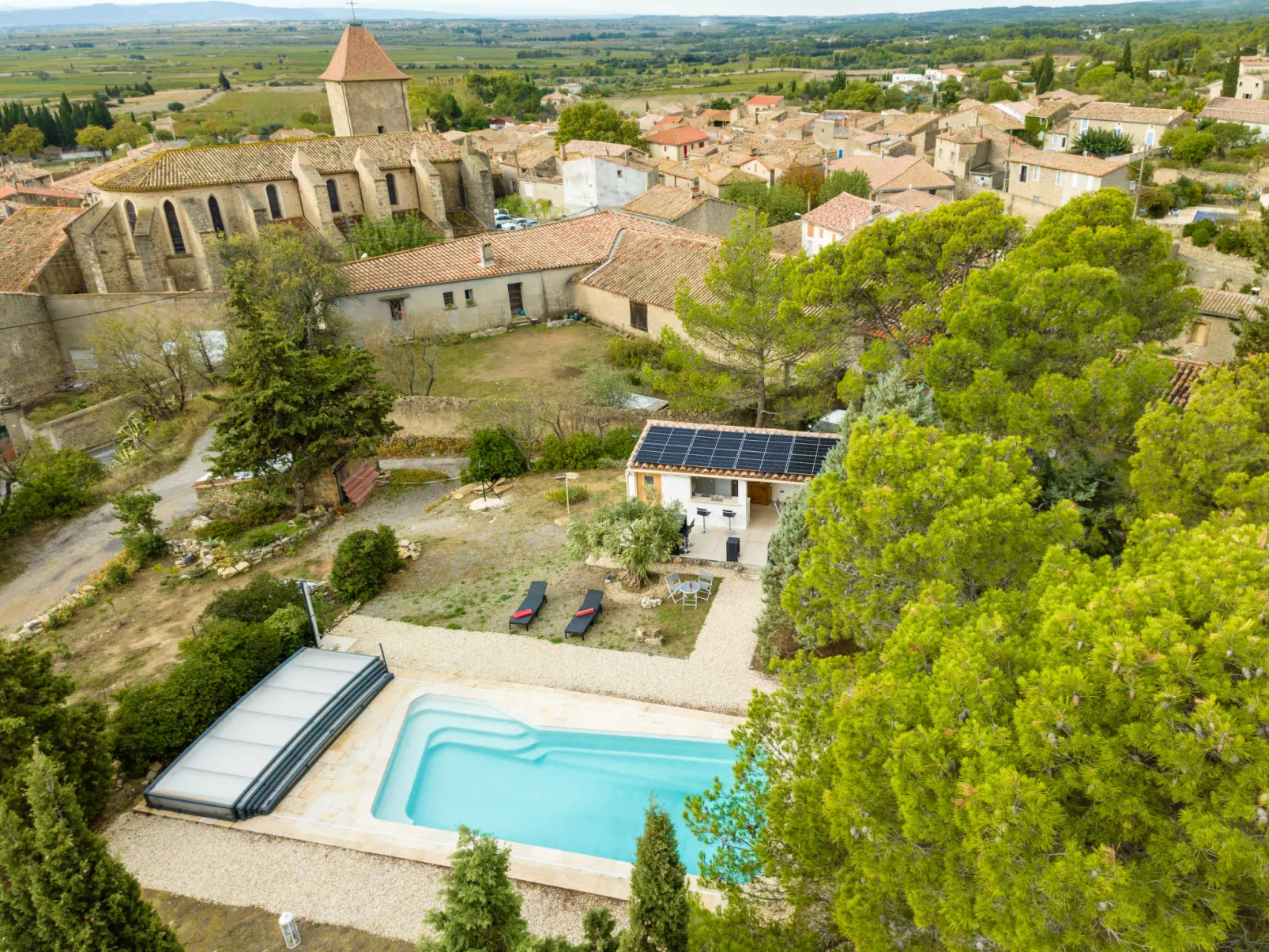 La Pinède-Outside