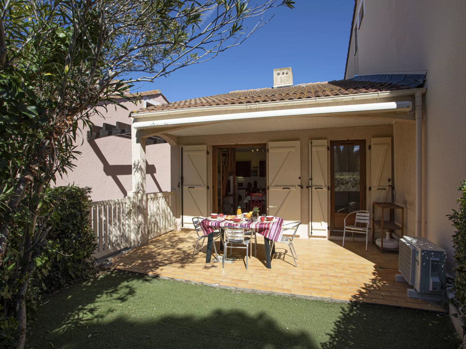 Le Hameau du Rivage-Outside