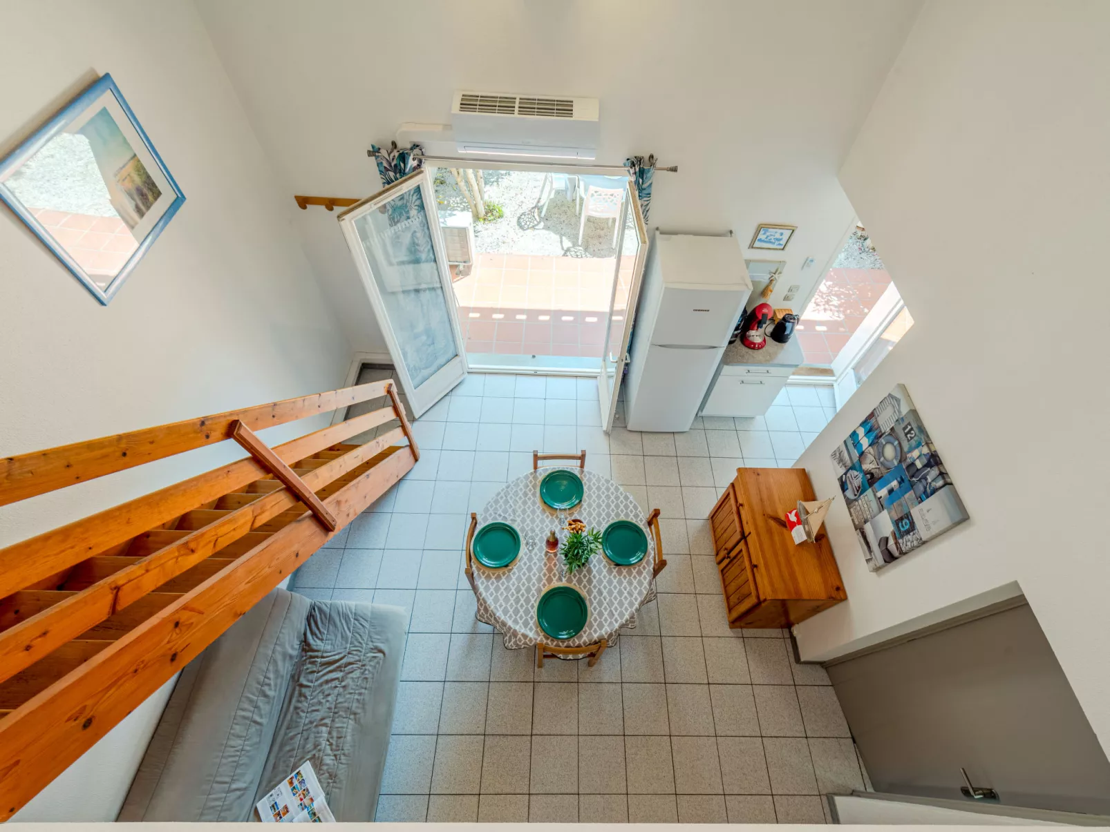 Le Clos de St Cyprien-Inside
