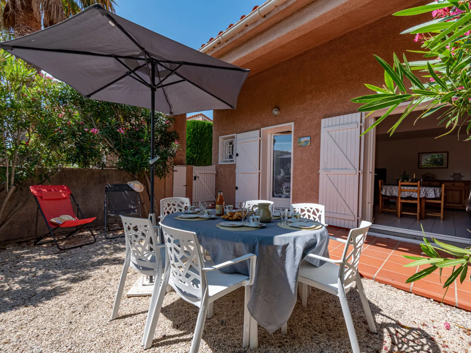 Le Clos de St Cyprien-Outside