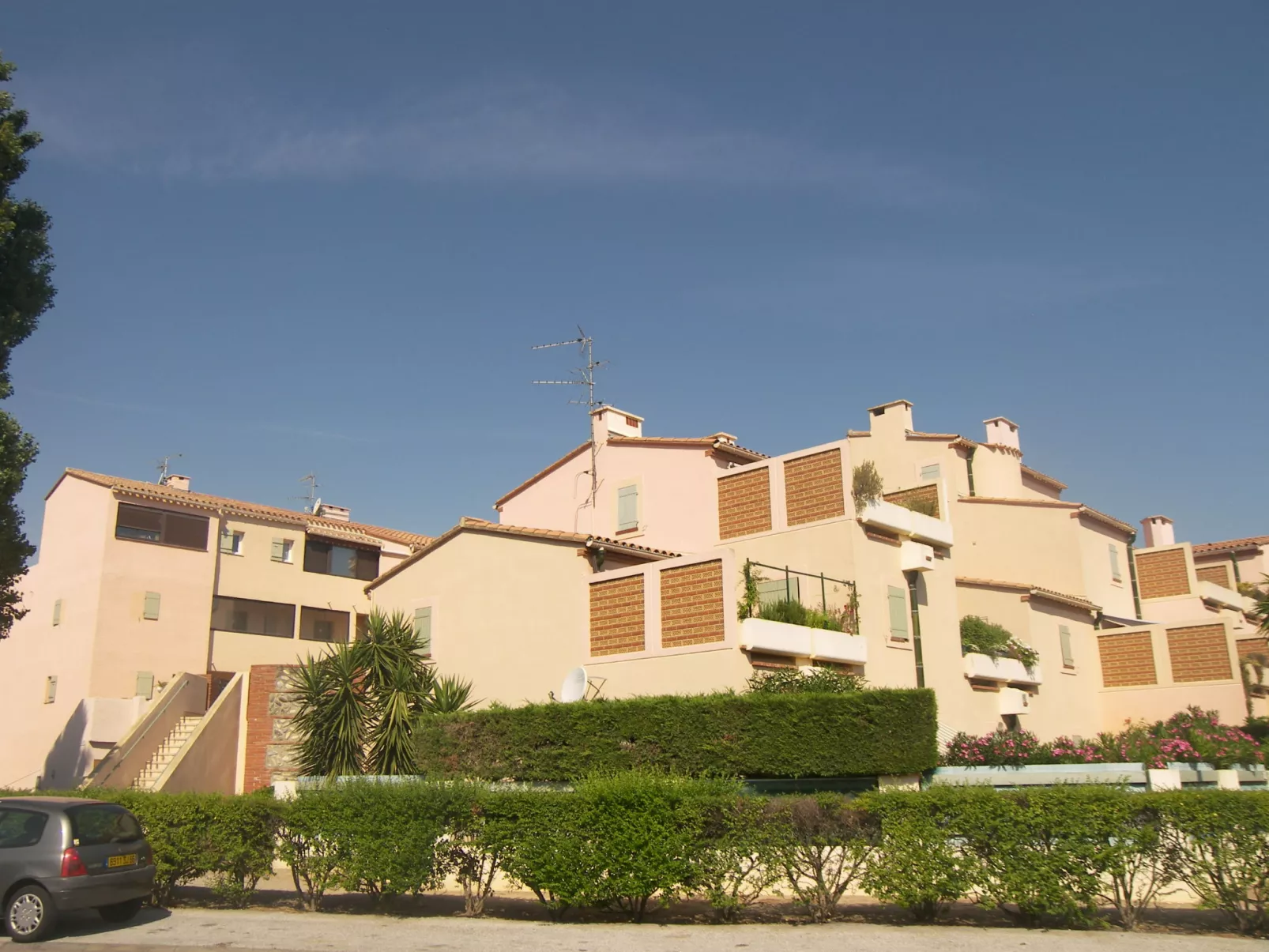 Les Terrasses Fleuries-Outside