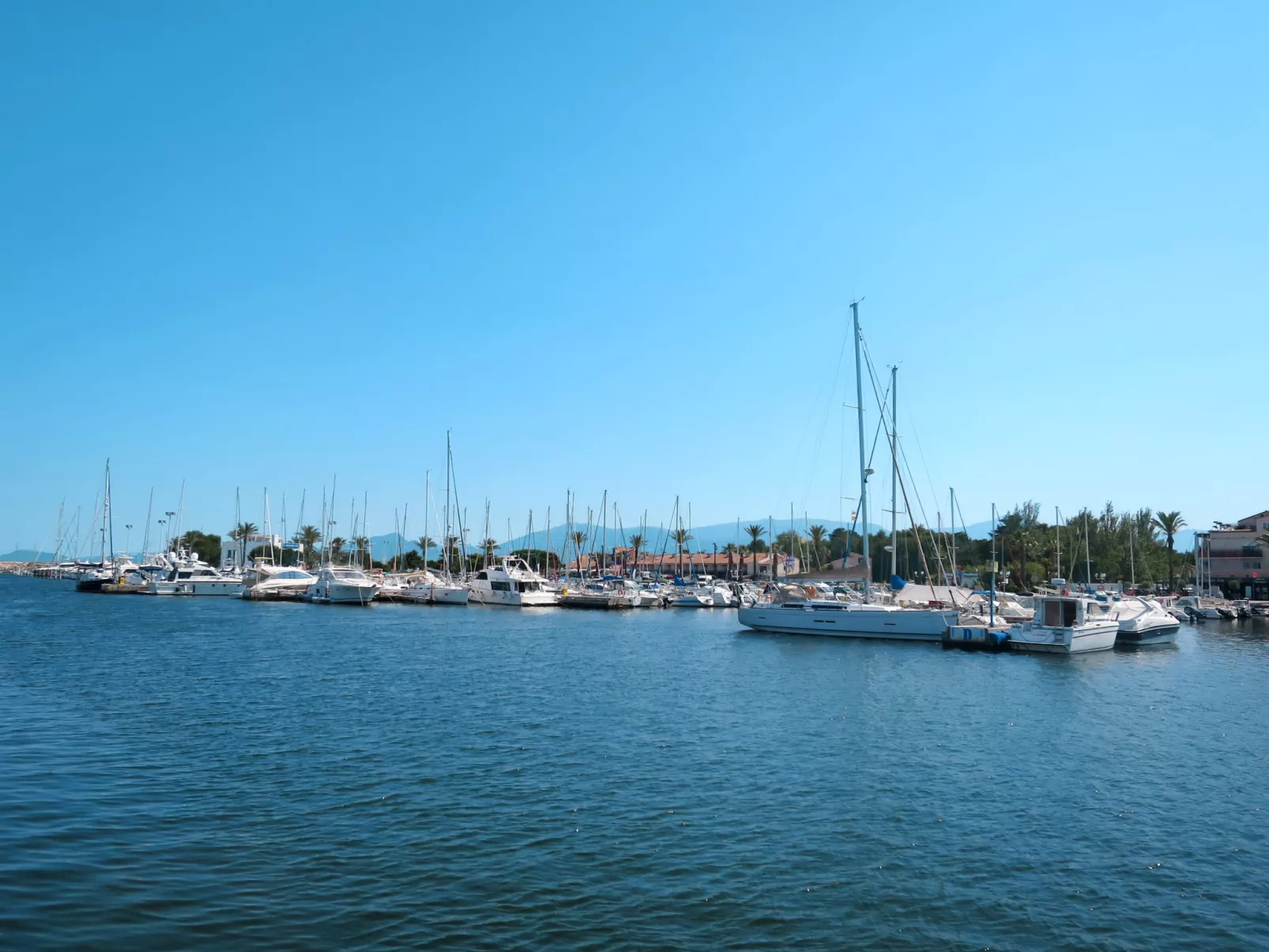 Port d'Attache-Area