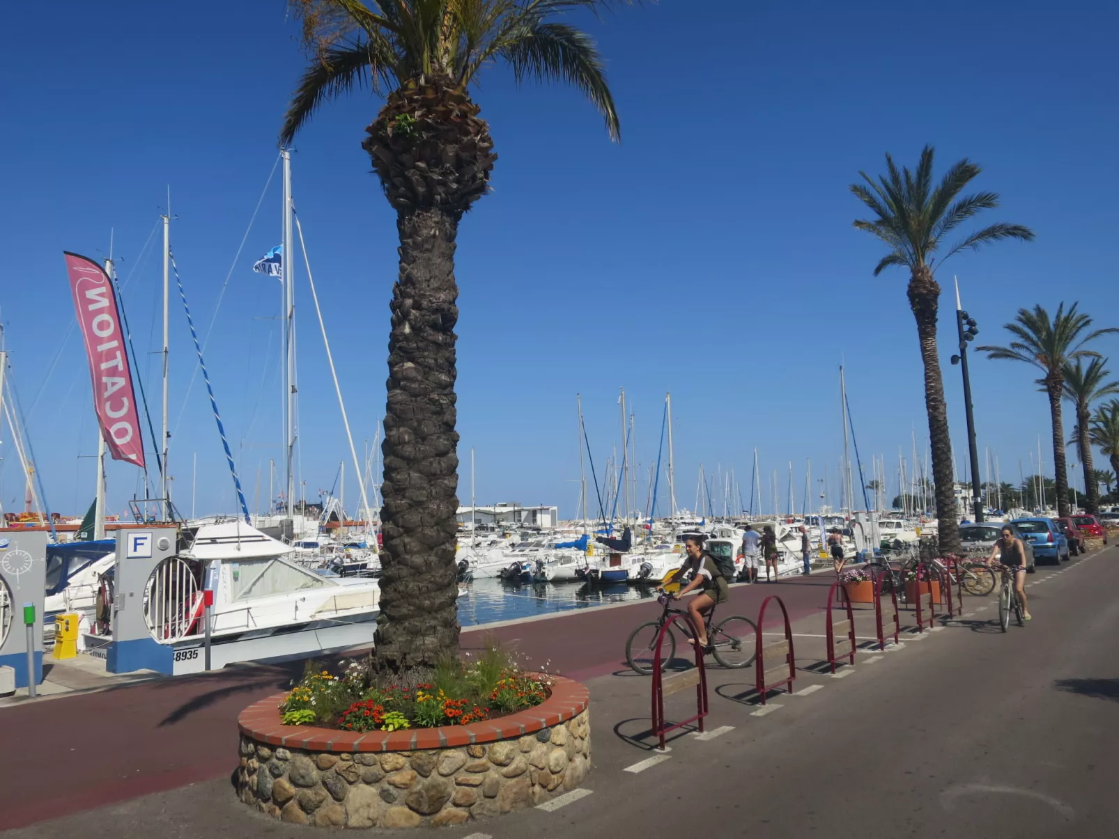Port d'Attache-Area