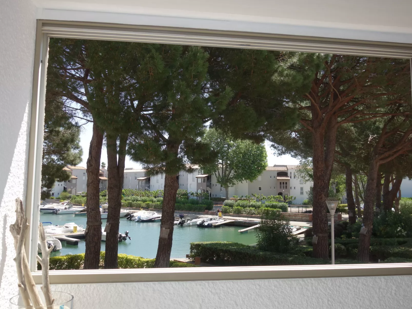 Port d'Attache-Outside