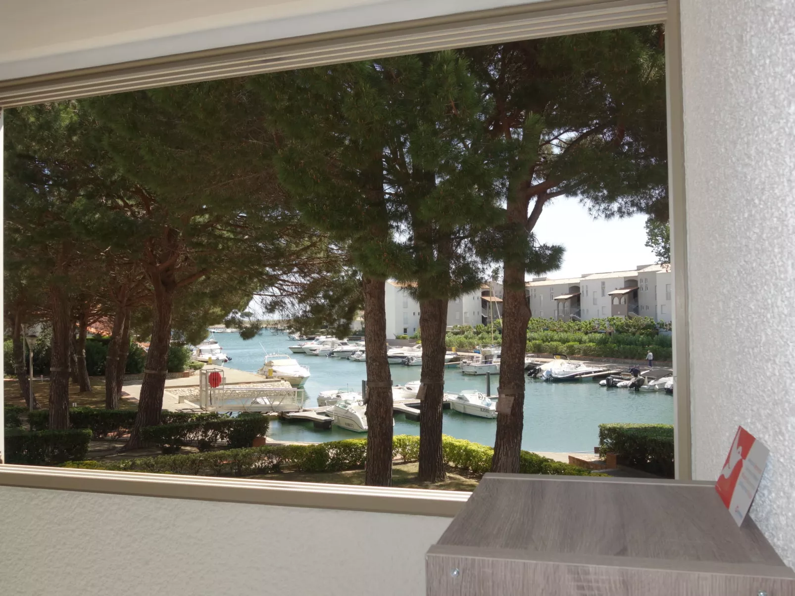 Port d'Attache-Outside