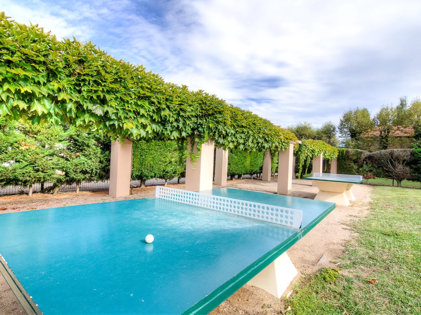 Les Bastides de Grand Stade-Outside