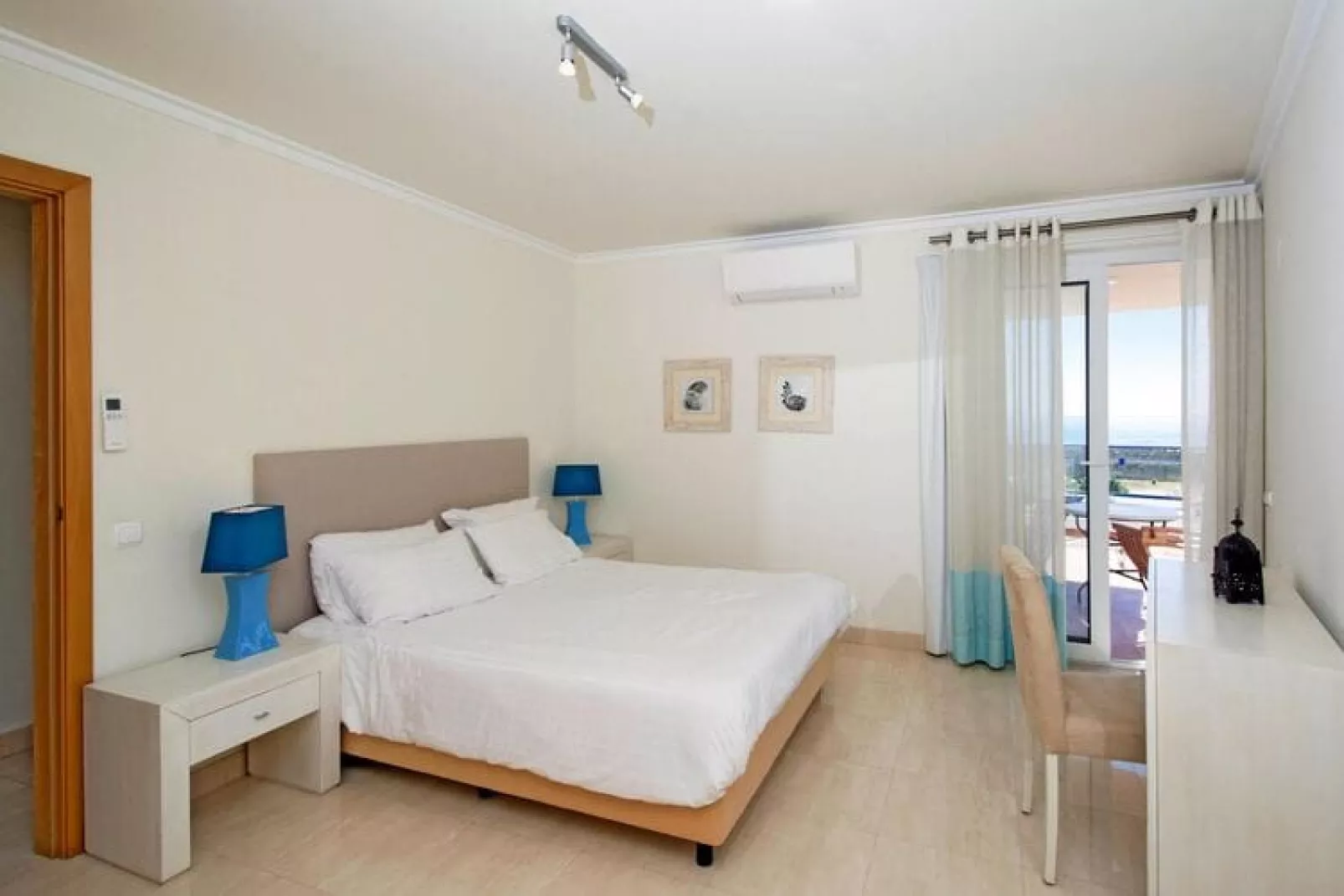 Holiday flat in Lagos-Bedroom