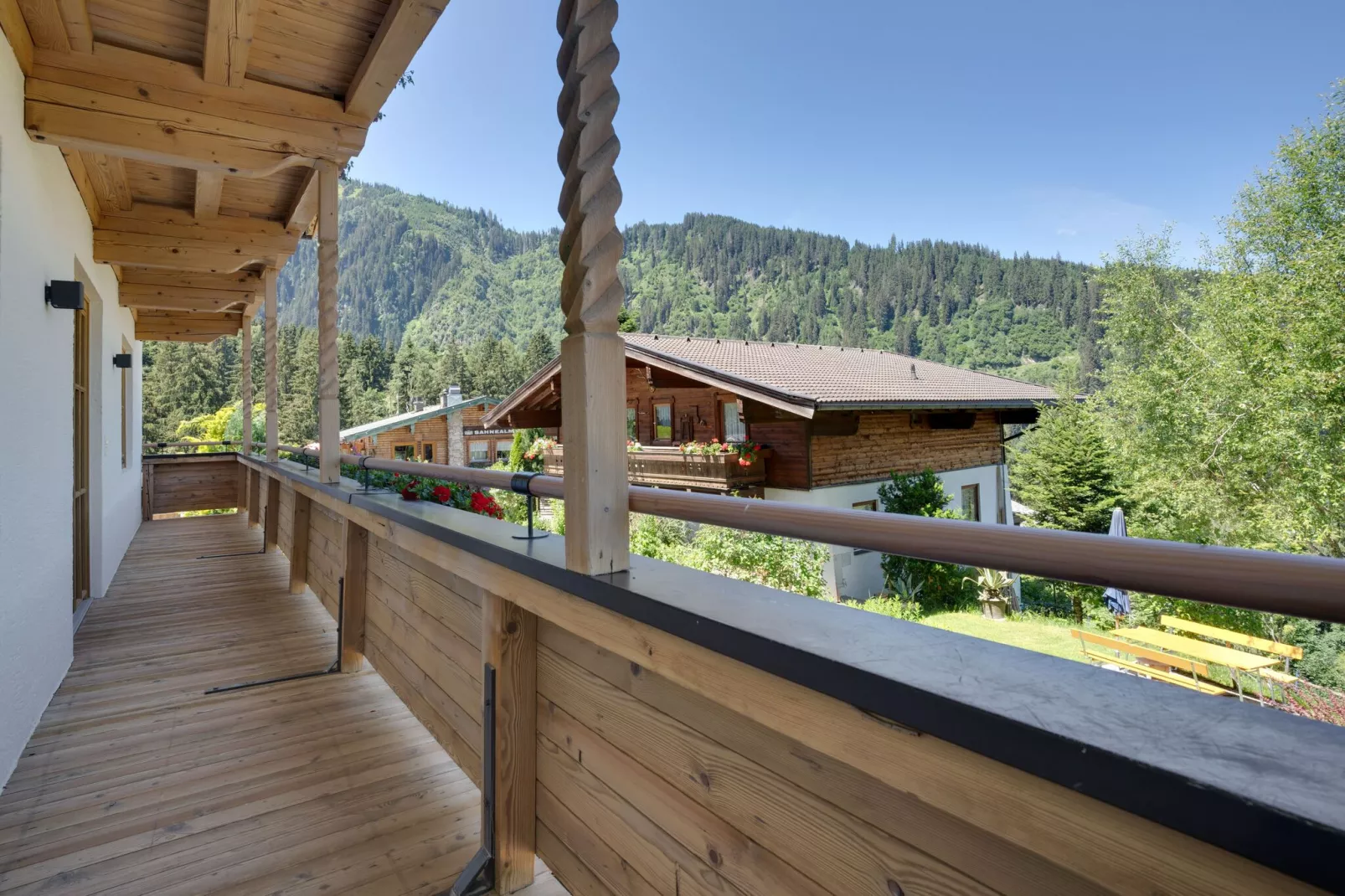 Chalet 97-Terrace balcony