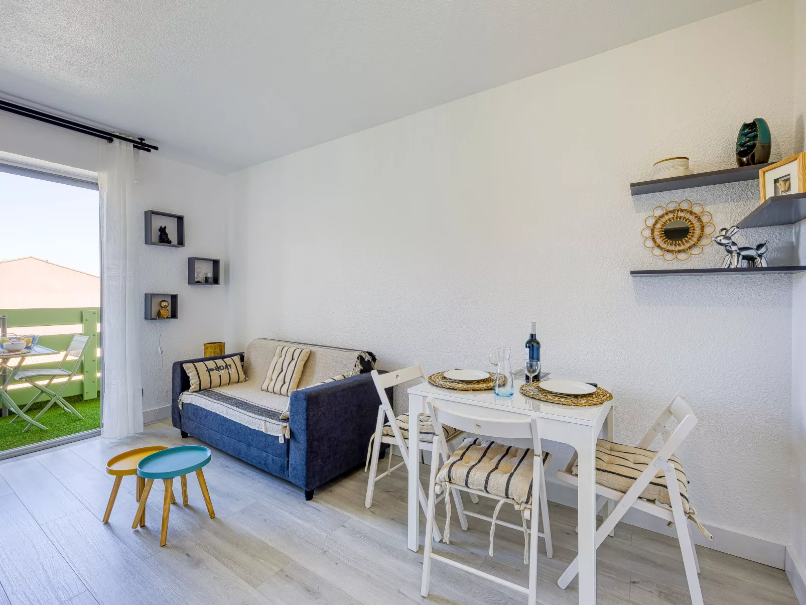 Les Pins-Inside