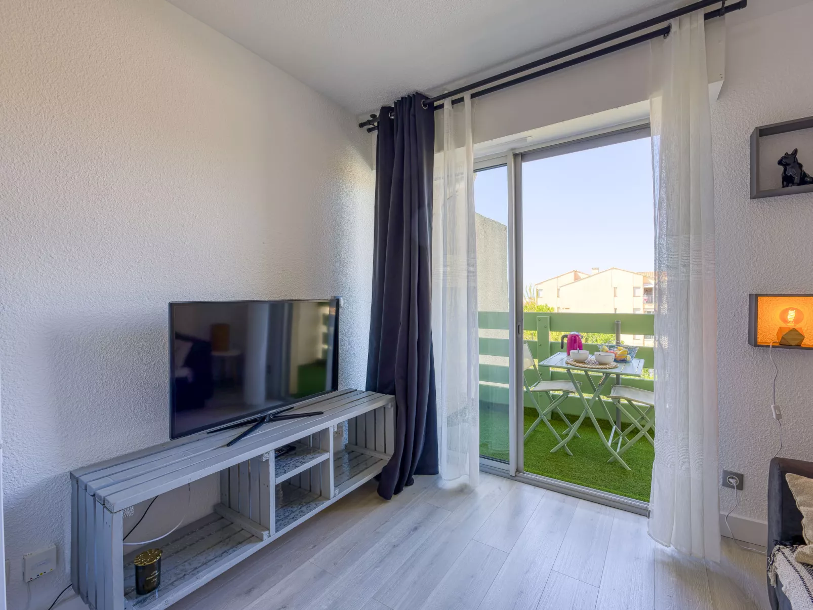 Les Pins-Inside