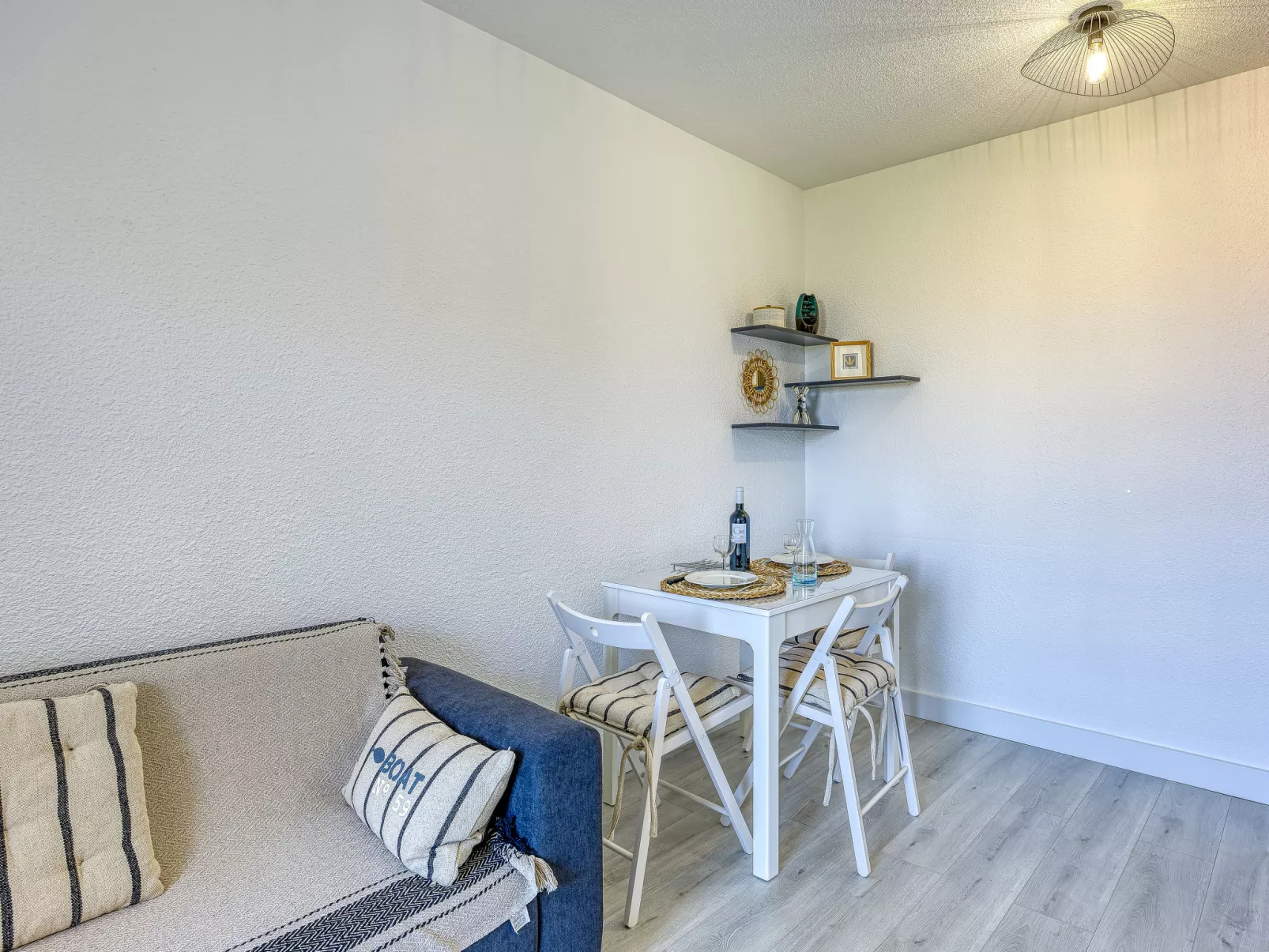 Les Pins-Inside