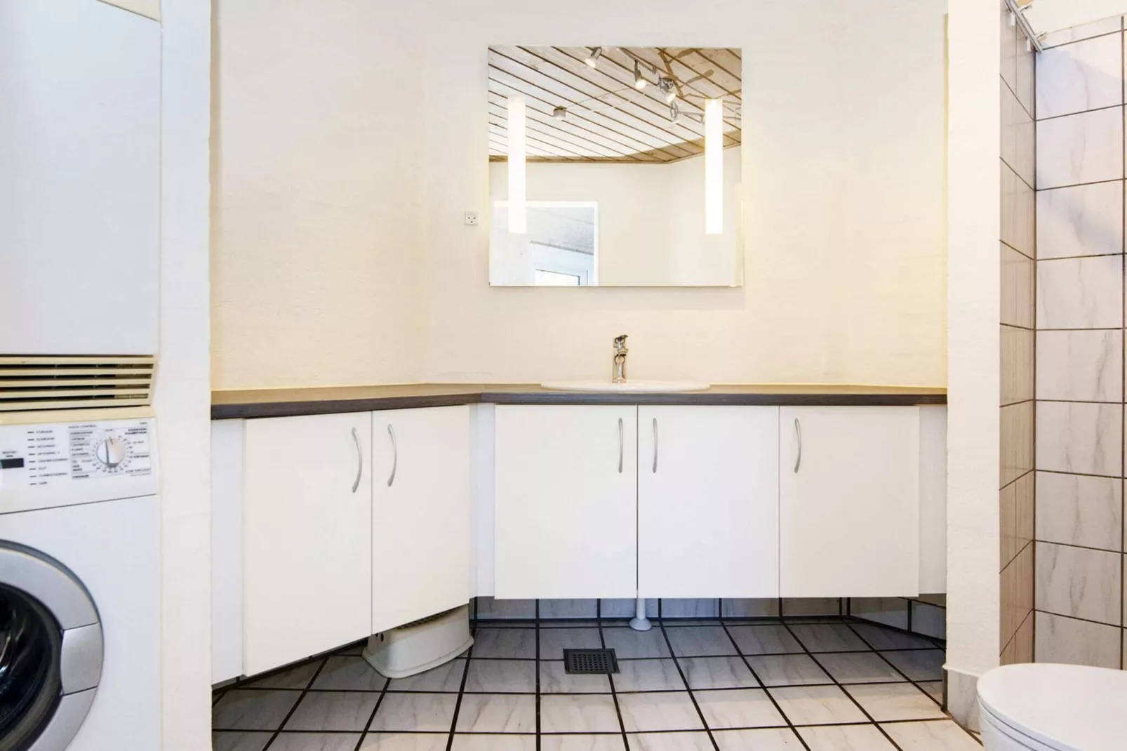 12 person holiday home in Glesborg-Indoor