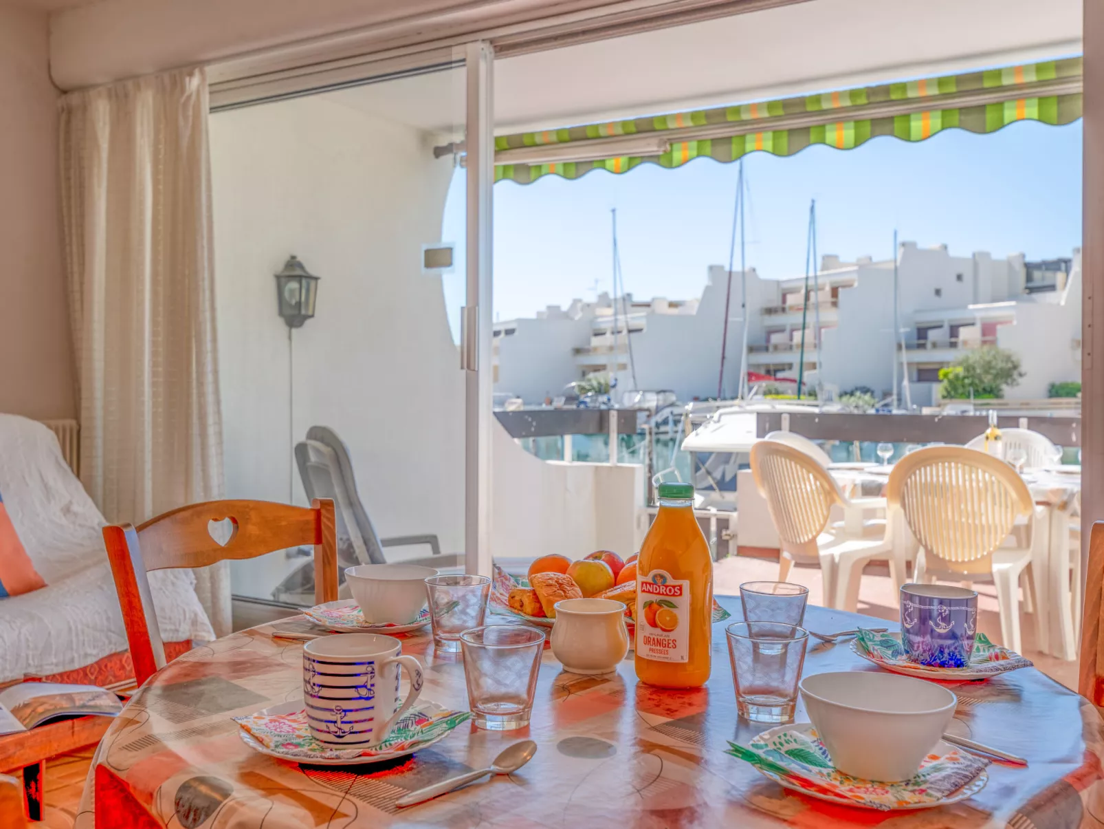 Les Marinas de la Plage I-Drinnen