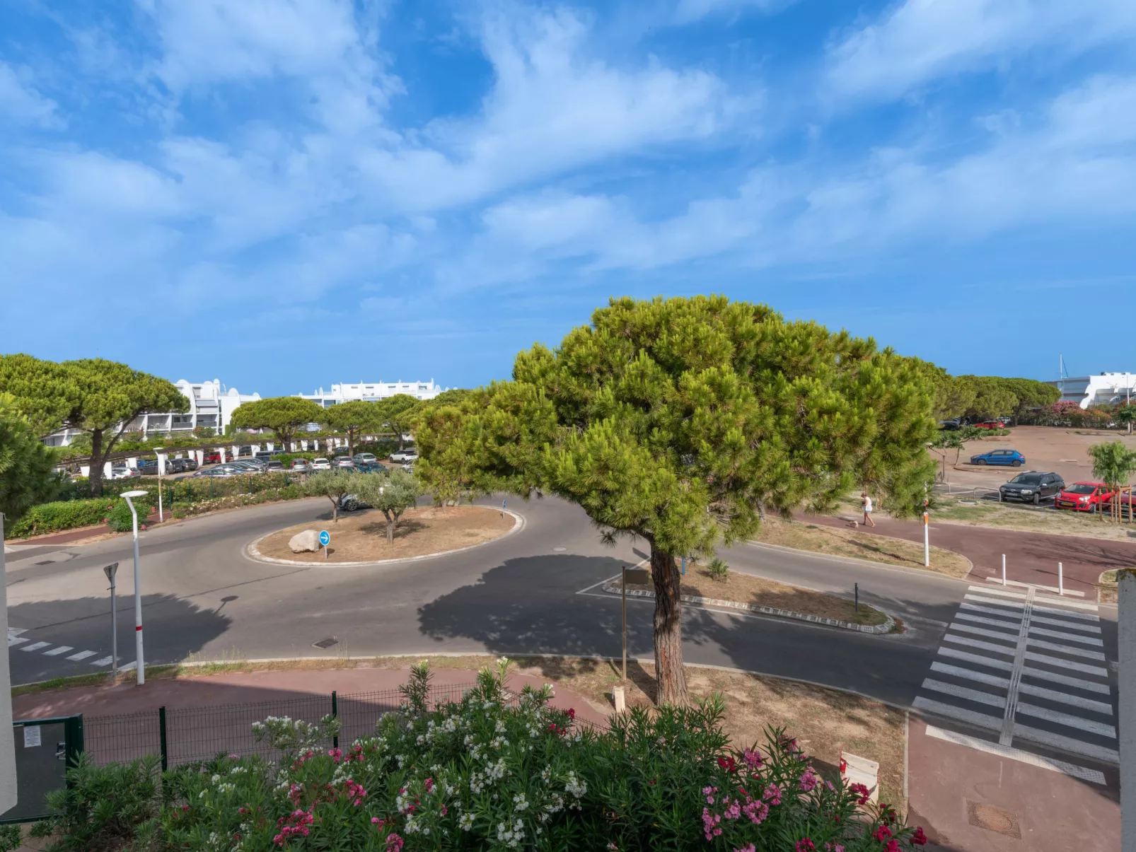 Les caravelles-Outside