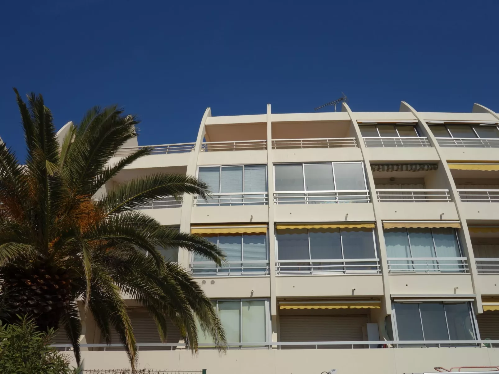 La Lagune-Outside