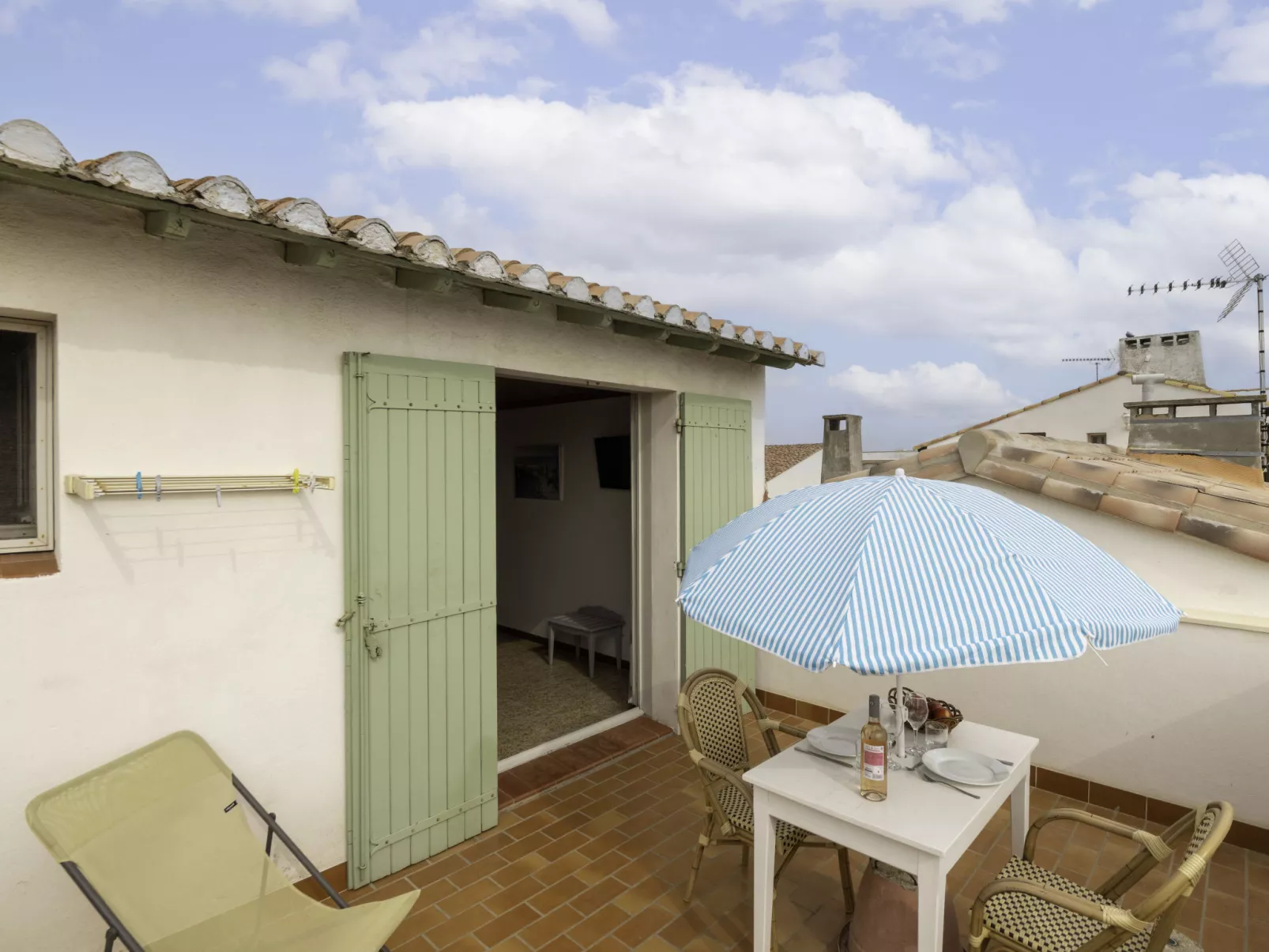 Le Soleil Camarguais-Outside