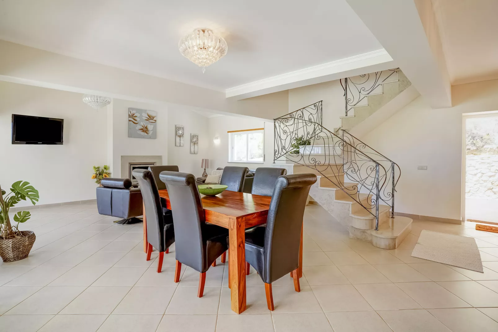Villa Barrill-Dining room